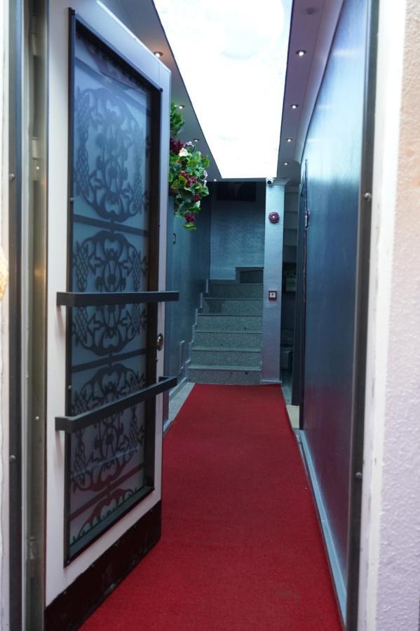 Middle Village Istanbul Exterior photo